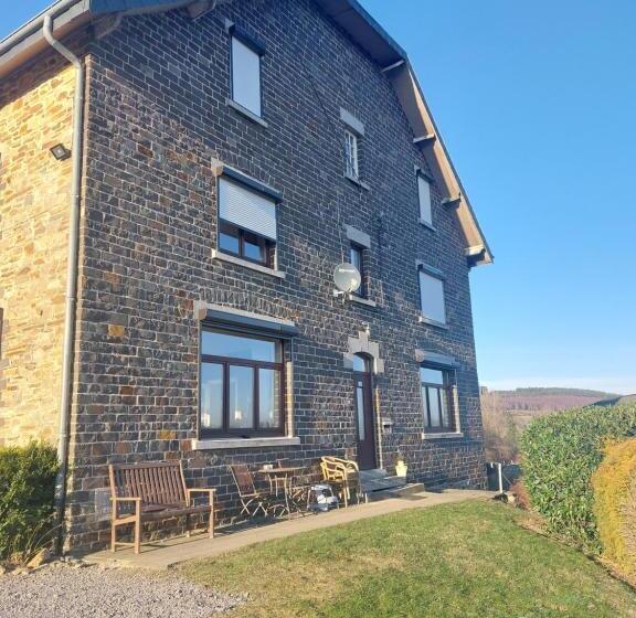 Bed and Breakfast La Cour De Grandmenil