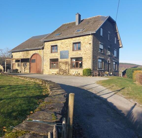 Bed and Breakfast La Cour De Grandmenil