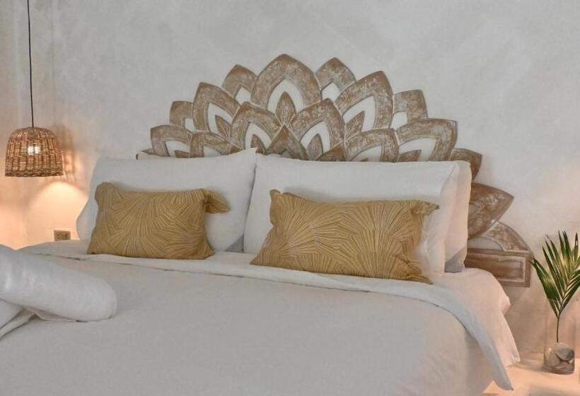 تختخواب و صبحانه Nusa Villa