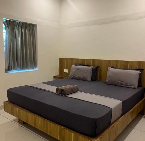 تختخواب و صبحانه Paddlecult Surf Retreat