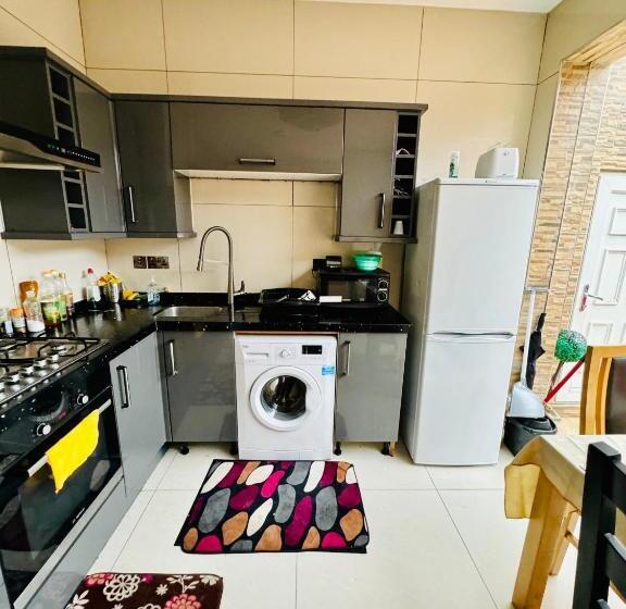 민박 The Great Falcon Accommodation