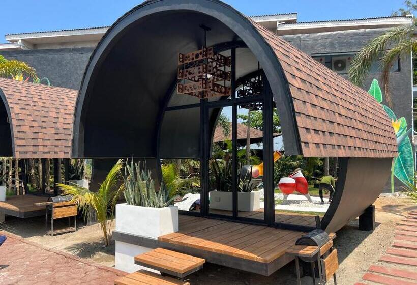 Funtasea Hotel And Beach Resort