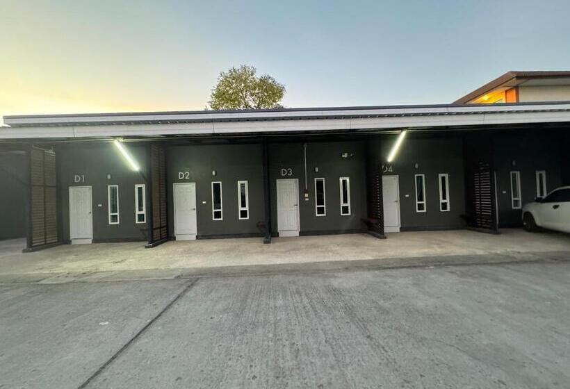 בית מלון כפרי บารอนรีสอร์ทสระแก้ว