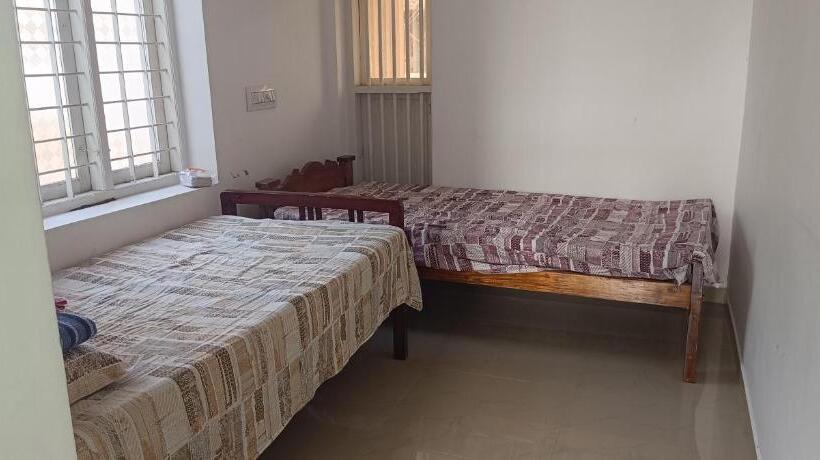 فندق Beach Vibe Hostel