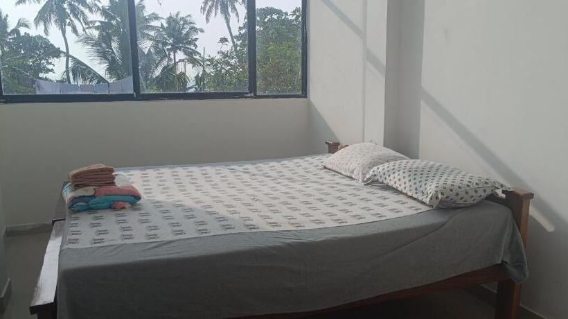 فندق Beach Vibe Hostel