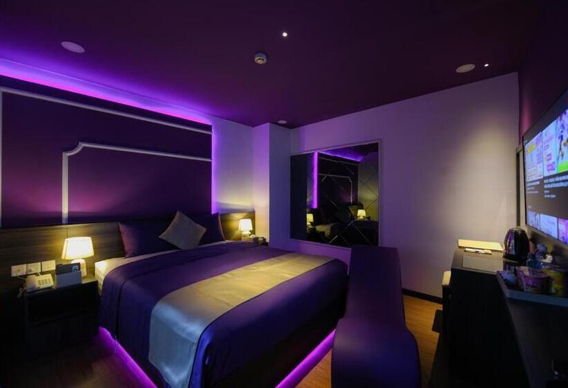 هتل Chiic House 5   Khách Sạn Tình Yêu