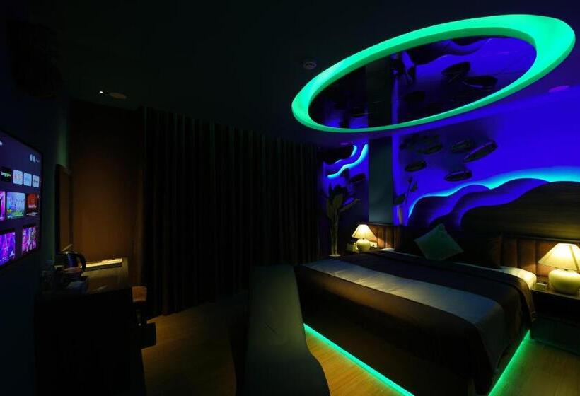 هتل Chiic House 5   Khách Sạn Tình Yêu