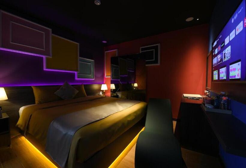 هتل Chiic House 5   Khách Sạn Tình Yêu