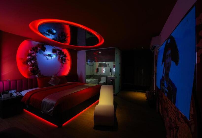 هتل Chiic House 5   Khách Sạn Tình Yêu