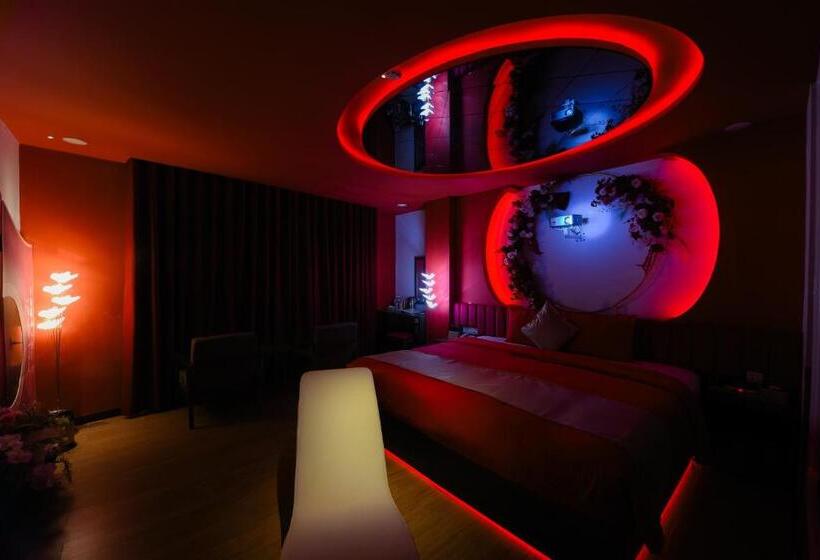 هتل Chiic House 5   Khách Sạn Tình Yêu