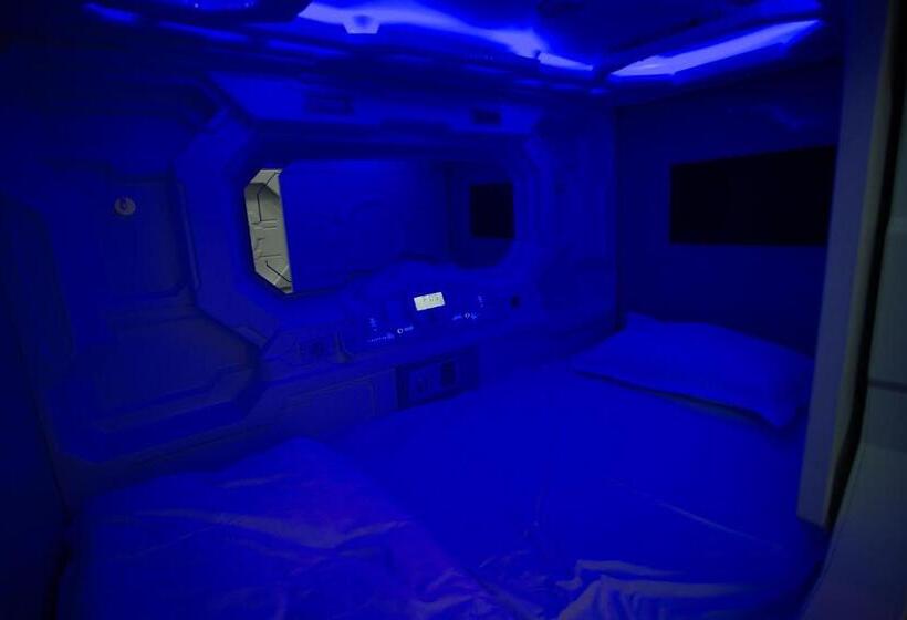 Hotel Càpsula Caps Lock