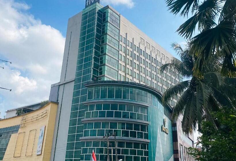 هتل Five Premiere