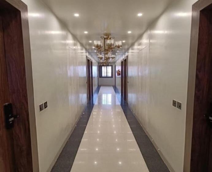 בית מלון כפרי Ganesh Inn By Bookingcare