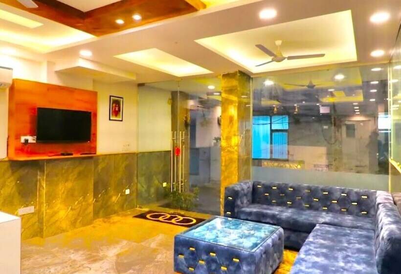 Отель Big Bang Near Delhi Airport