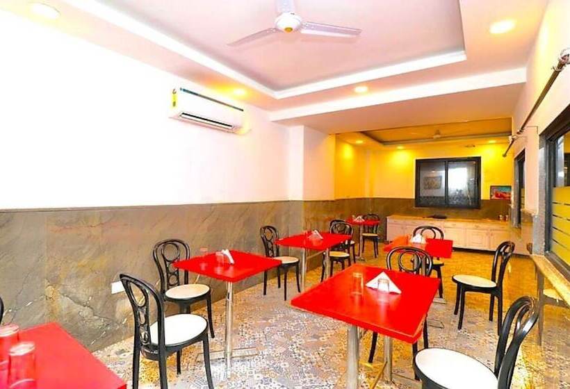 Отель Big Bang Near Delhi Airport