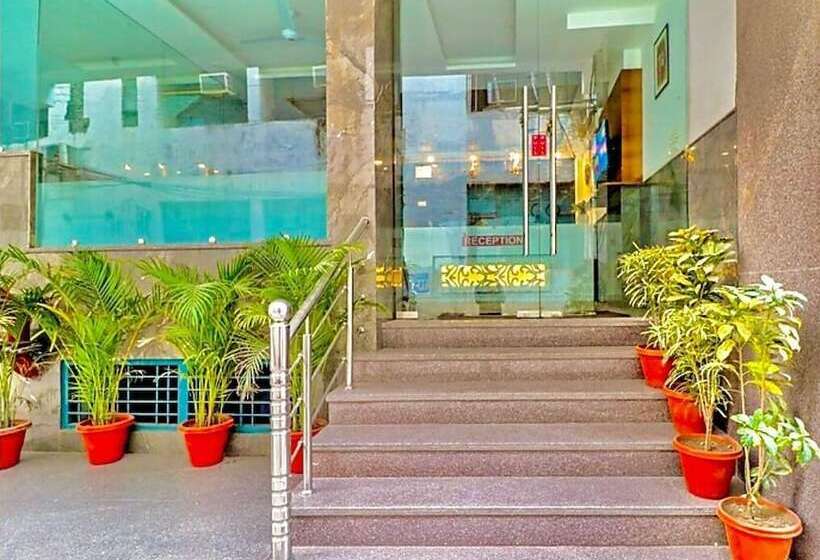 Отель Big Bang Near Delhi Airport