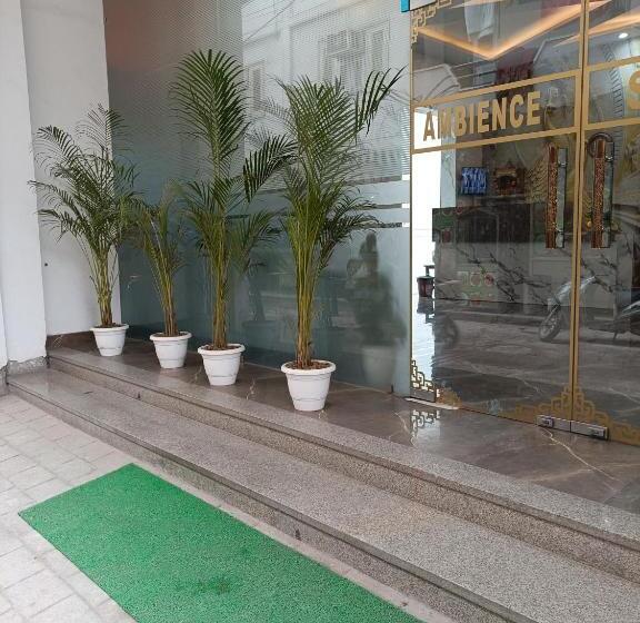 Отель Big Bang Near Delhi Airport