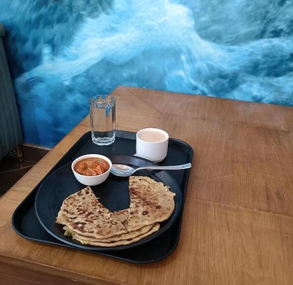 Отель Big Bang Near Delhi Airport