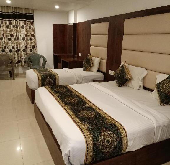 Отель Big Bang Near Delhi Airport