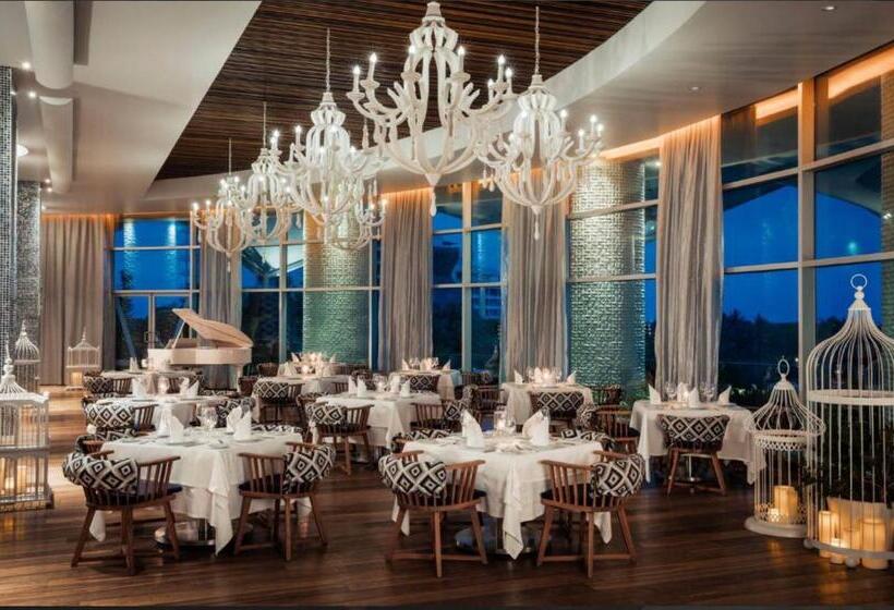 هتل Grand Luxxe With Free Golf