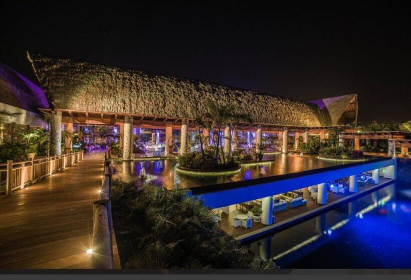 هتل Grand Luxxe With Free Golf