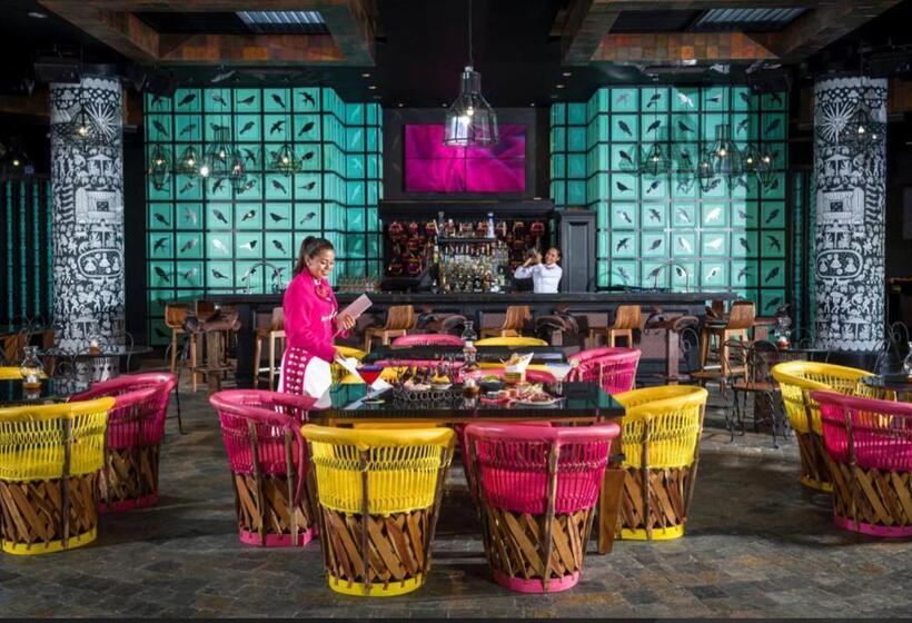 هتل Grand Luxxe With Free Golf