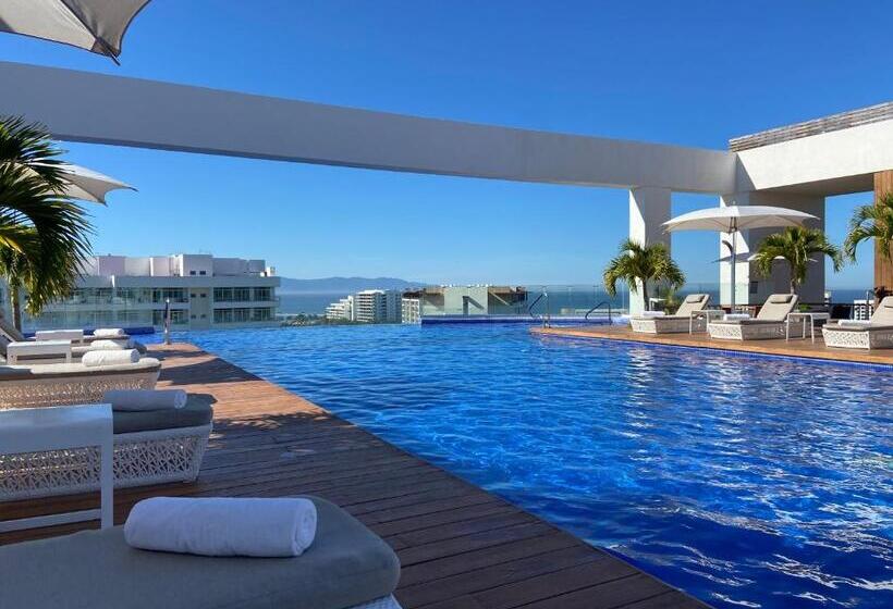 هتل Grand Luxxe With Free Golf