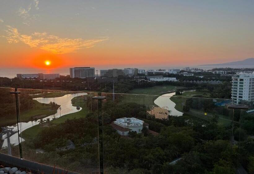 هتل Grand Luxxe With Free Golf