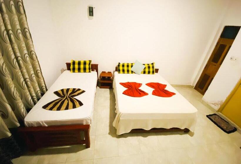 ホテル Happy Resort Yala