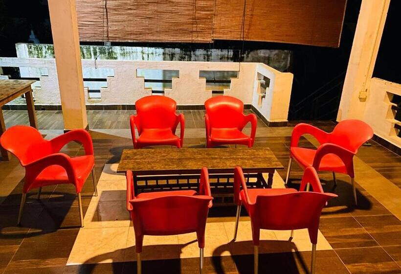 ホテル Happy Resort Yala