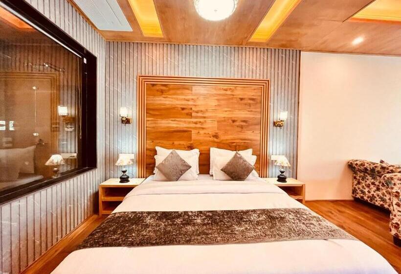 فندق Rockland Cottage, Manali   Centrally Heated & Air Cooled Premium Rooms