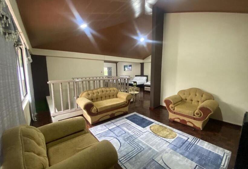 فندق Orillas Del Zamora