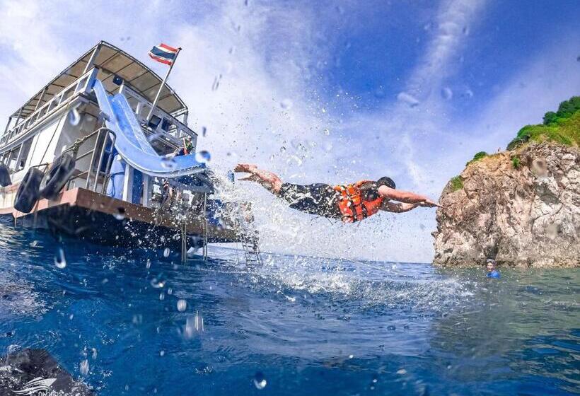 فندق Phupa Beach Resort