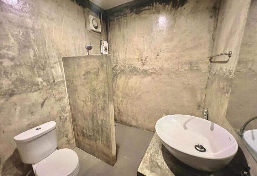 فندق Phupa Beach Resort