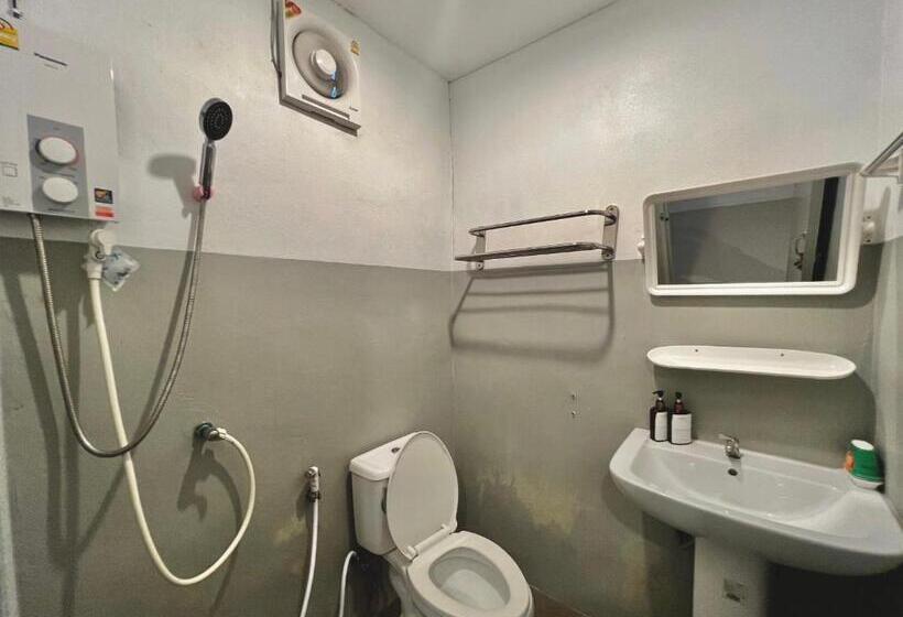 فندق Phupa Beach Resort