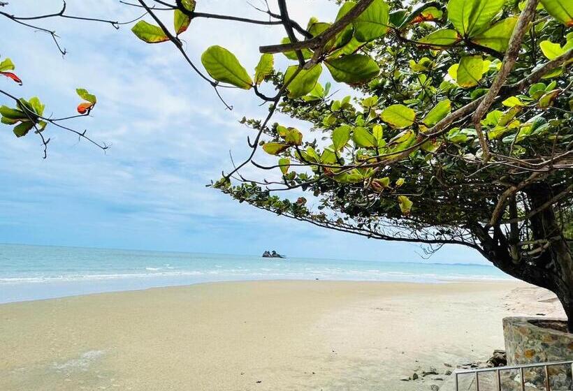 فندق Phupa Beach Resort