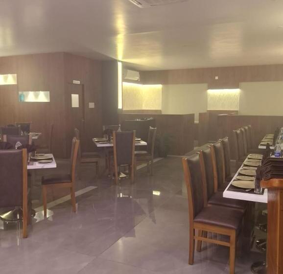 בית מלון כפרי Samudyatha Inn And Suites