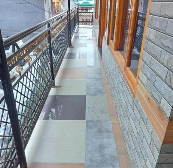 فندق The Sana Luxury Stay, Manali