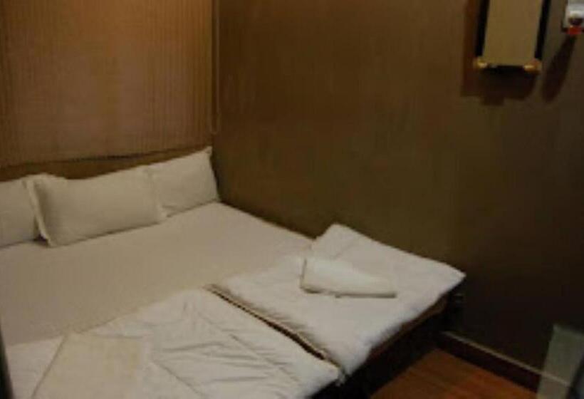 בית מלון כפרי Shri Guest House & Roof Top Restaurant Varanasi