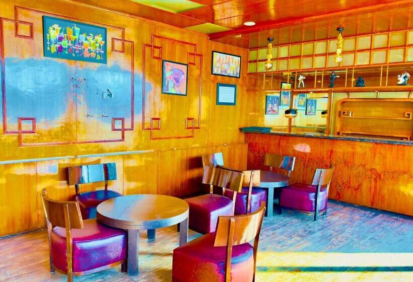 בית מלון כפרי Staynest Gangtok 100 Meter From Mall Road