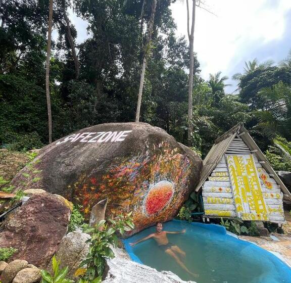 בית מלון כפרי Sz Samui Glamping