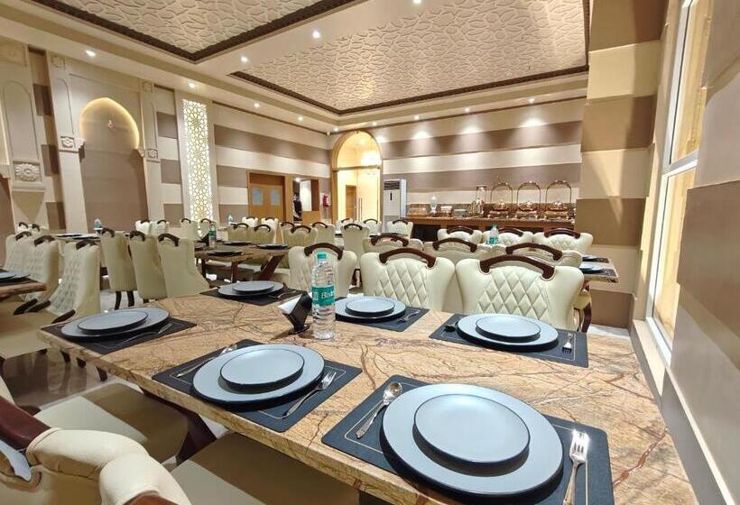 Szálloda The S Crown Somnath