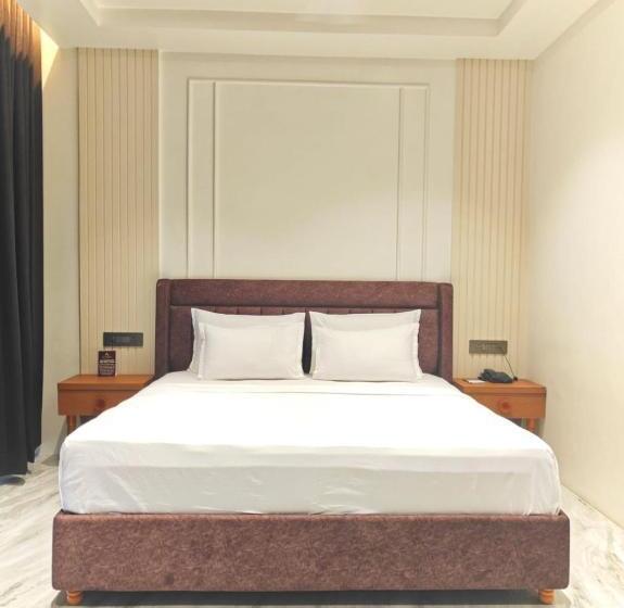 Szálloda The S Crown Somnath