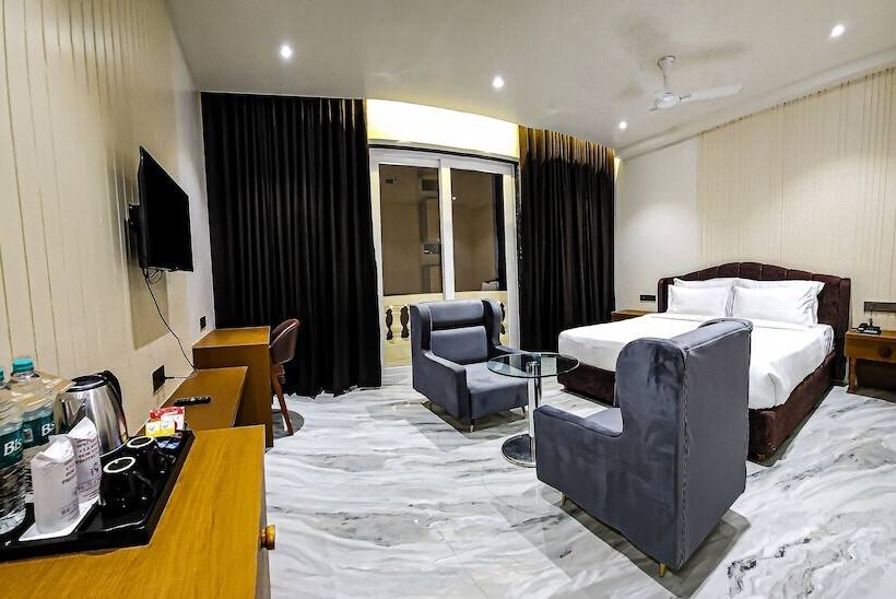 Szálloda The S Crown Somnath