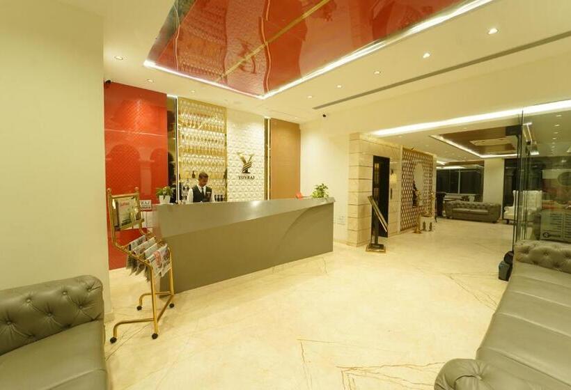 בית מלון כפרי Yuvraj Le Royale