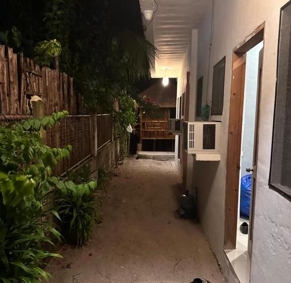 Lionfish Backpackers Hostel Malapascua