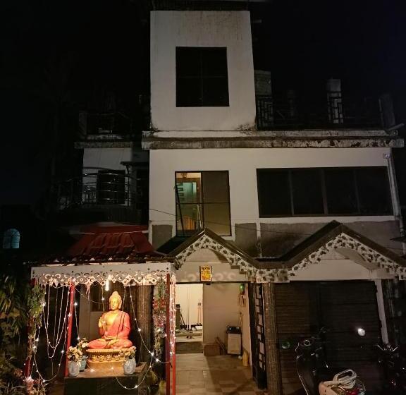 פנסיון Buddha Kuthir