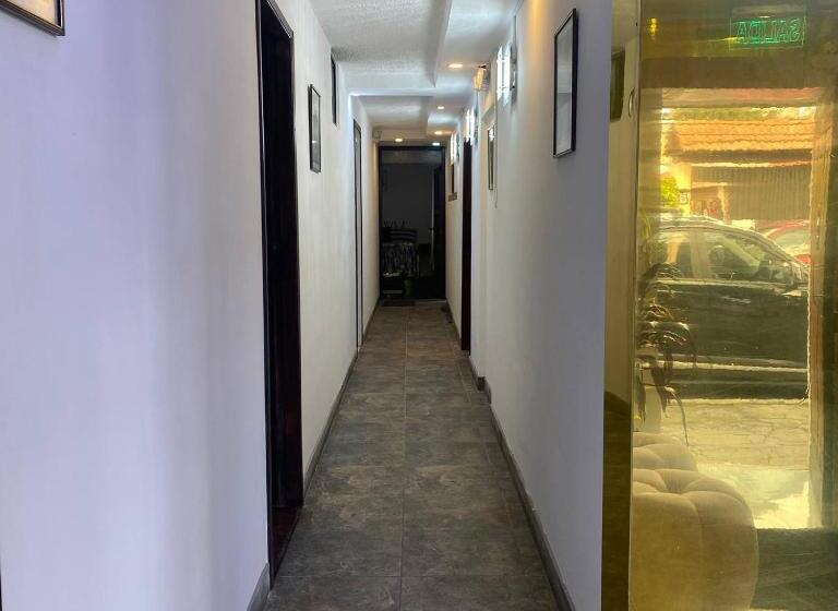 بنسيون Calu L  Petit Hostel