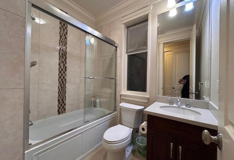 بنسيون Cozy And Private Suite In Richmond