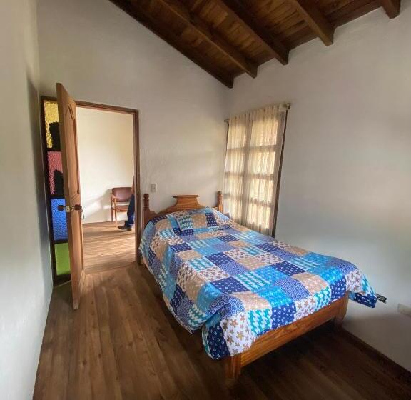 펜션 Hostal Cabecirrufa